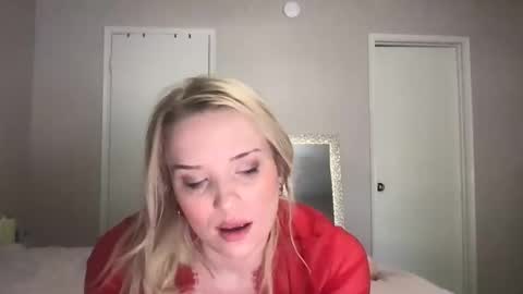 Snapshot of camilleclairexo chatting on April 1, 2026, 8:17 pm camilleclairexo online show from April 1, 2026, 8:17 pm