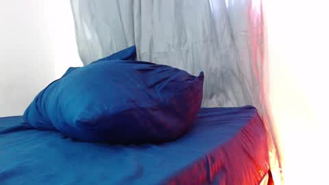 camilo_contre21 online show from March 11, 2025, 10:53 pm