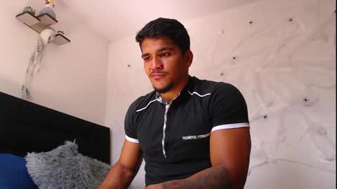 camilo_contre21 online show from October 21, 2025, 7:03 pm