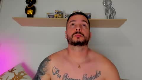 camilo_restrepo21 online show from October 20, 2025, 12:00 am