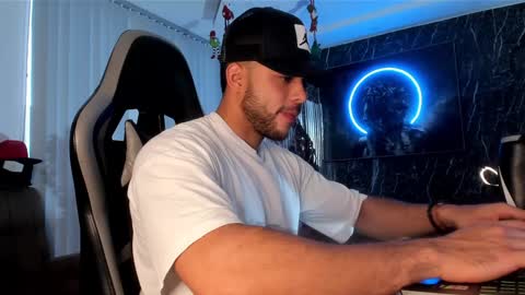 Camilo Watson online show from December 25, 2024, 9:33 pm