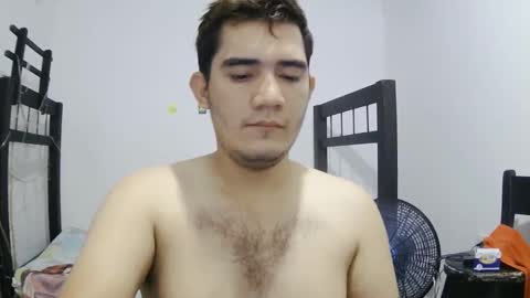Snapshot of camilowhite_ chatting on October 7, 2025, 5:37 am Camilowhite  online show from October 7, 2025, 5:37 am