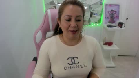 camixxx_m online show from September 22, 2025, 1:24 pm