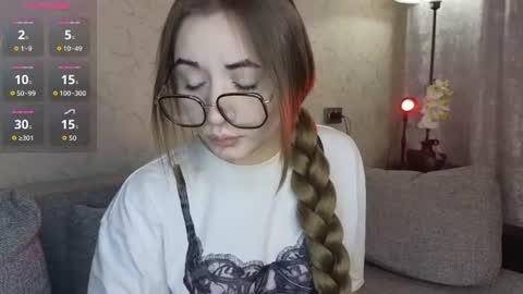 Julia online show from June 16, 2026, 7:05 pm