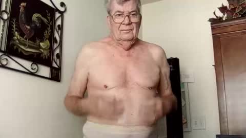 camlover1231234 online show from January 7, 2026, 6:43 pm