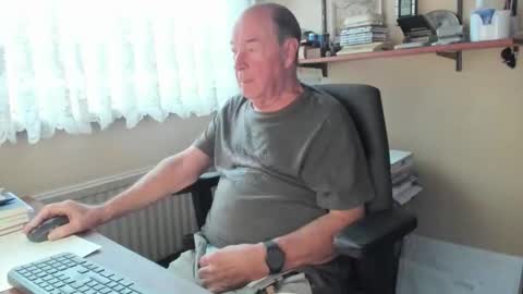 Cammee online show from December 2, 2025, 8:08 am