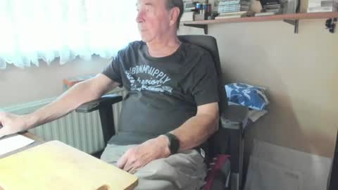 Snapshot of cammee chatting on July 5, 2026, 8:43 am Cammee online show from July 5, 2026, 8:43 am