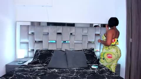 Camila online show from March 8, 2025, 3:24 pm