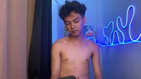 Snapshot of camwithethan chatting on October 1, 2025, 12:11 pm Ethan online show from October 1, 2025, 12:11 pm