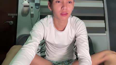 Snapshot of camwithethan chatting on October 23, 2025, 5:12 pm Ethan online show from October 23, 2025, 5:12 pm