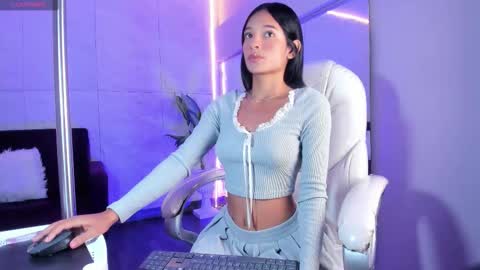 Snapshot of camyfoxx chatting on October 3, 2025, 11:51 am Camy online show from October 3, 2025, 11:51 am
