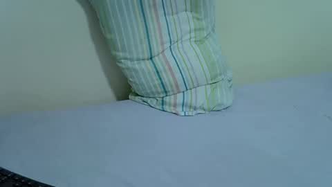 candiemaya online show from October 3, 2025, 4:53 am