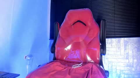 candresruiz online show from October 10, 2025, 11:42 am