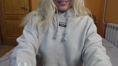 Snapshot of candy_9797 chatting on February 22, 2025, 3:03 pm Candy online show from February 22, 2025, 3:03 pm