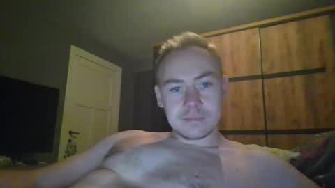 candy_boy_xoxo online show from November 19, 2025, 5:35 pm