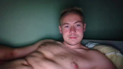 Snapshot of candy_boy_xoxo chatting on July 15, 2026, 10:04 pm candy_boy_xoxo online show from July 15, 2026, 10:04 pm