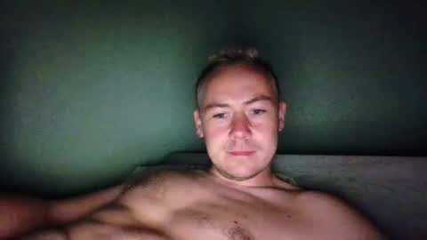 Snapshot of candy_boy_xoxo chatting on July 21, 2026, 9:17 pm candy_boy_xoxo online show from July 21, 2026, 9:17 pm