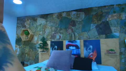 Jolie online show from November 18, 2025, 8:24 pm