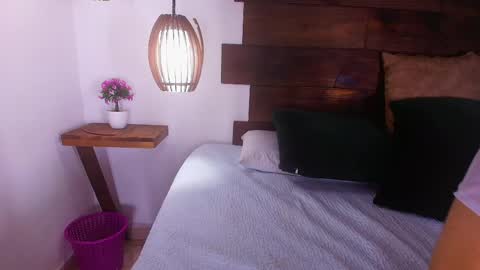 Jolie online show from April 17, 2026, 8:45 pm