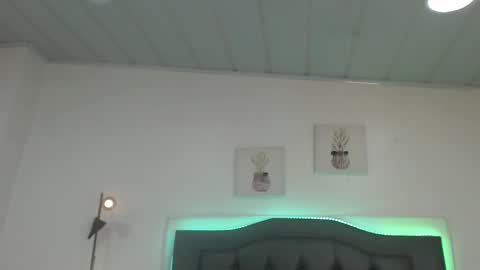 Snapshot of candy_lux_ chatting on October 10, 2025, 7:24 pm Candy online show from October 10, 2025, 7:24 pm