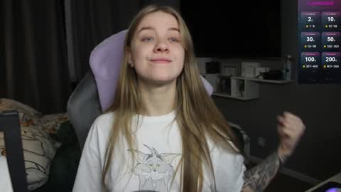 Snapshot of candy_meggie chatting on December 12, 2024, 5:15 pm Megan online show from December 12, 2024, 5:15 pm