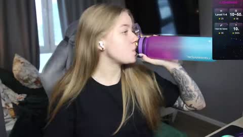 Snapshot of candy_meggie chatting on January 13, 2025, 12:56 pm Megan online show from January 13, 2025, 12:56 pm