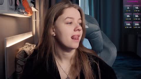 Snapshot of candy_meggie chatting on January 27, 2025, 11:32 am Megan online show from January 27, 2025, 11:32 am