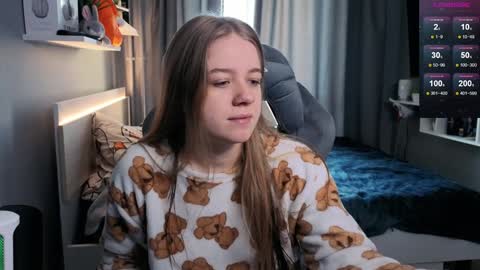 Snapshot of candy_meggie chatting on February 7, 2025, 9:37 am Megan online show from February 7, 2025, 9:37 am