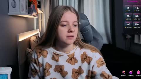 Snapshot of candy_meggie chatting on March 11, 2025, 9:34 am Megan online show from March 11, 2025, 9:34 am