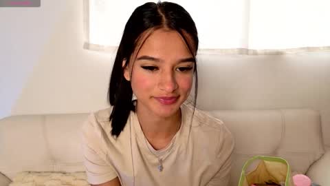 Snapshot of candy_mei chatting on November 27, 2025, 5:26 pm Candy online show from November 27, 2025, 5:26 pm