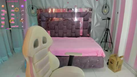 Ania online show from November 19, 2025, 11:21 am