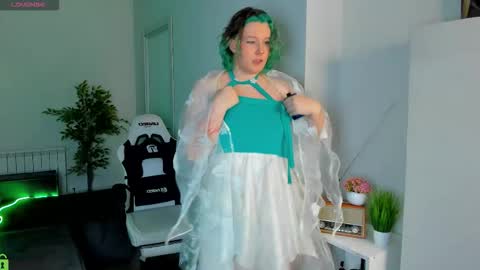 Snapshot of candy_yeah chatting on February 5, 2026, 1:43 am Mary online show from February 5, 2026, 1:43 am