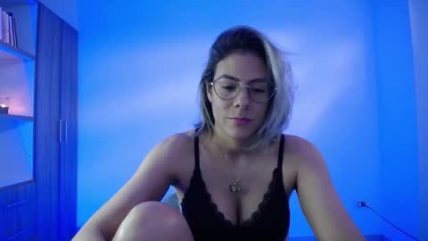 Candy Dowson online show from November 2, 2025, 6:43 pm