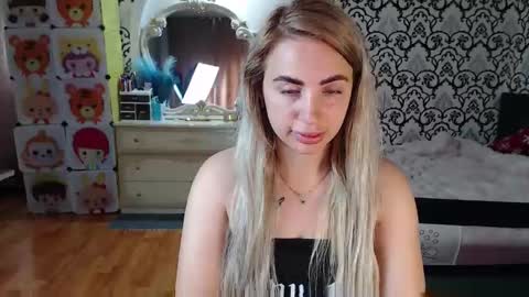 Snapshot of candygirlxxx9 chatting on June 2, 2026, 7:10 am candygirlxxx9 online show from June 2, 2026, 7:10 am