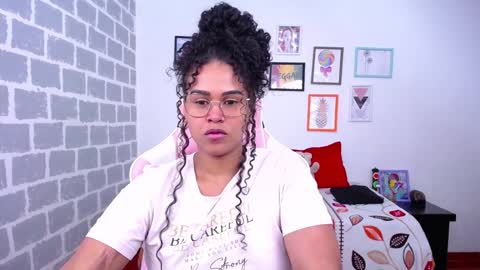 Snapshot of candyhot_sex chatting on December 24, 2024, 5:38 am Karen online show from December 24, 2024, 5:38 am