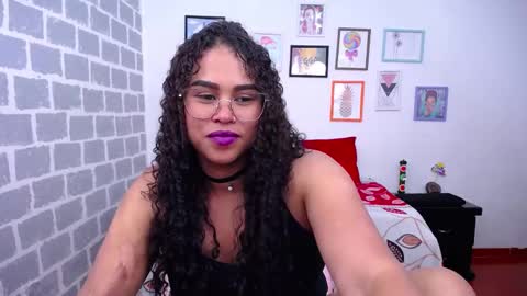 Snapshot of candyhot_sex chatting on February 24, 2025, 6:05 am Karen online show from February 24, 2025, 6:05 am