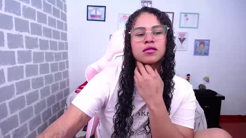 Snapshot of candyhot_sex chatting on February 25, 2025, 4:14 am Karen online show from February 25, 2025, 4:14 am