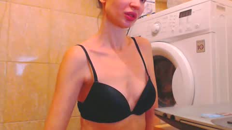 CANDYJESx online show from December 10, 2024, 10:38 am
