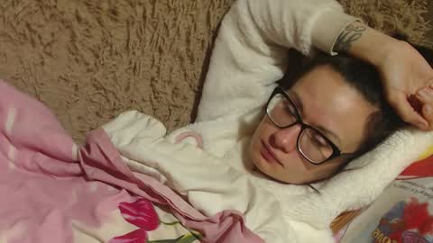 say meow and send tip  online show from February 3, 2025, 12:04 am