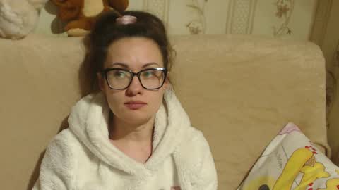 say meow and send tip  online show from March 5, 2025, 8:00 pm