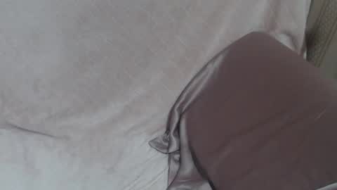 say meow and send tip  online show from February 15, 2026, 8:02 am