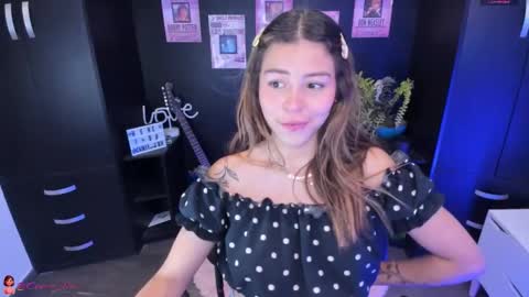 Camilla online show from October 3, 2025, 12:40 am