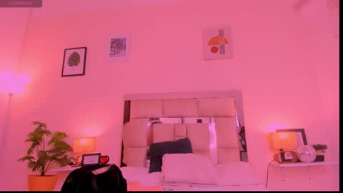 Snapshot of candyygirl_1 chatting on September 23, 2025, 6:55 pm Candy online show from September 23, 2025, 6:55 pm