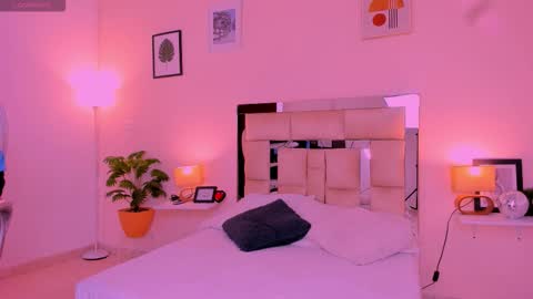 Snapshot of candyygirl_1 chatting on September 27, 2025, 6:57 pm Candy online show from September 27, 2025, 6:57 pm