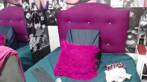 Canela online show from September 22, 2025, 6:54 pm