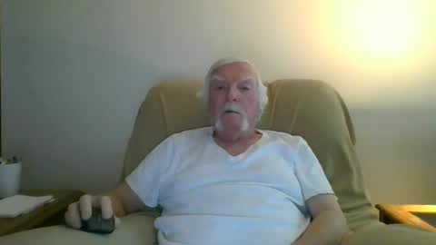 Snapshot of capecod21 chatting on February 16, 2025, 2:10 pm capecod21 online show from February 16, 2025, 2:10 pm