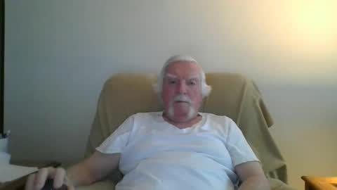 Snapshot of capecod21 chatting on February 23, 2025, 1:21 pm capecod21 online show from February 23, 2025, 1:21 pm