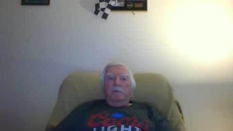 Snapshot of capecod21 chatting on March 8, 2025, 11:48 am capecod21 online show from March 8, 2025, 11:48 am