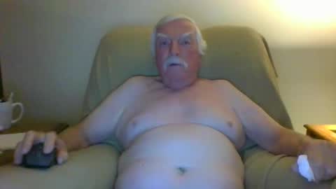 Snapshot of capecod21 chatting on November 22, 2025, 12:04 pm capecod21 online show from November 22, 2025, 12:04 pm