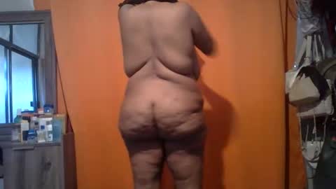 Snapshot of caramelchoc81 chatting on April 23, 2026, 2:52 pm candylious81 online show from April 23, 2026, 2:52 pm